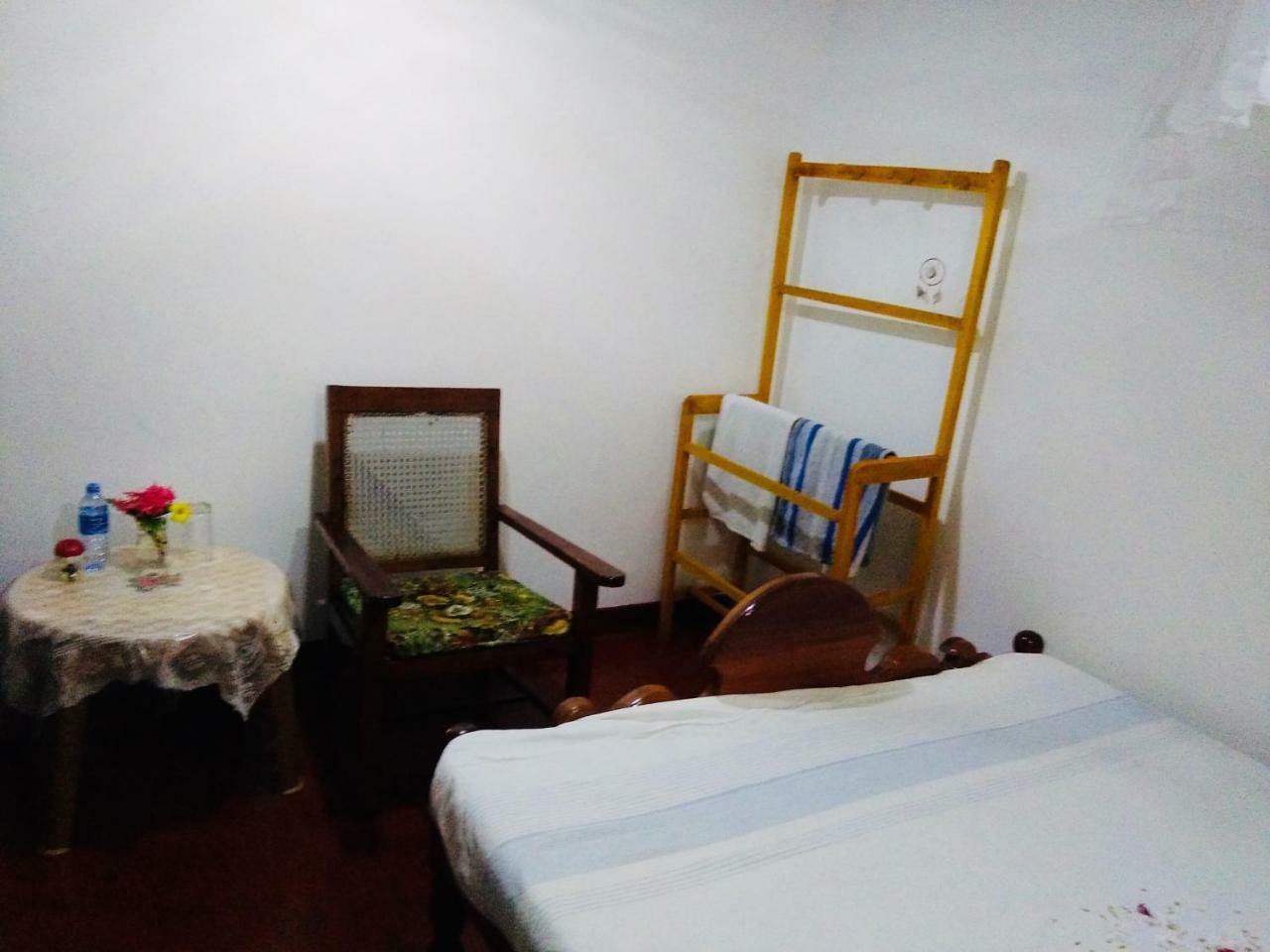 Hikkaduwa Backyard Beach Homestay Galle Exterior foto